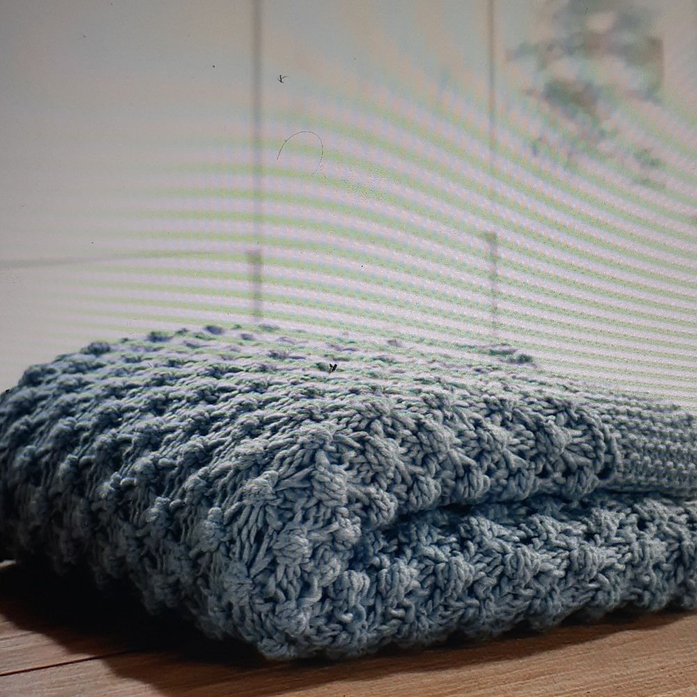 New 50x60 Plow & Hearth Lightweight Knitted Cozy Acrylic Throw Blue